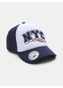 Sinsay - Czapka z daszkiem NYC z haftem - granatowy ze sklepu Sinsay w kategorii Czapki dziecięce - zdjęcie 188715777