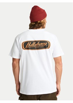 Billabong T-Shirt Runner Up EBYZT00361 Biały Regular Fit ze sklepu MODIVO w kategorii T-shirty męskie - zdjęcie 188717289
