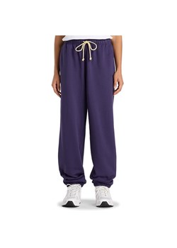 Spodnie damskie New Balance WP41513BOY - fioletowe ze sklepu streetstyle24.pl w kategorii Spodnie damskie - zdjęcie 188719599