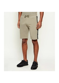 GUESS ACTIVE Szorty ARLO | Regular Fit ze sklepu Gomez Fashion Store w kategorii Spodenki męskie - zdjęcie 188727448