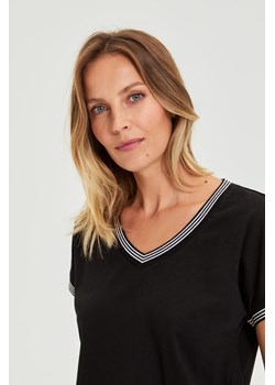 Bluzka z bawełny czarna ze sklepu Moodo.pl w kategorii Bluzki damskie - zdjęcie 188731085