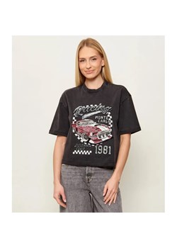 GUESS T-shirt RACE CAR TEE | Relaxed fit ze sklepu Gomez Fashion Store w kategorii Bluzki damskie - zdjęcie 188731458