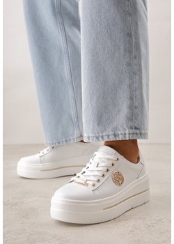 Białe Sneakersy na Koturnie ze Skóry Naturalnej z Ozdobami Choko ze sklepu born2be.pl w kategorii Buty sportowe damskie - zdjęcie 188733288
