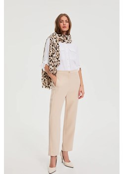 Szal w panterkę beżowy ze sklepu Moodo.pl w kategorii Szaliki i chusty damskie - zdjęcie 188733955