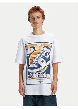 DC Shoes T-Shirt Manteca Tribute EDYZT04360 Biały Regular Fit ze sklepu MODIVO w kategorii T-shirty męskie - zdjęcie 188744987