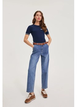 Jeansy z paskiem niebieskie ze sklepu Moodo.pl w kategorii Jeansy damskie - zdjęcie 188747449