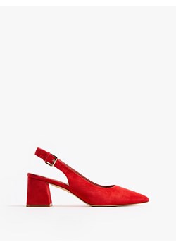 Mohito - Skórzane czółenka na słupku - czerwony ze sklepu Mohito w kategorii Czółenka - zdjęcie 188749117