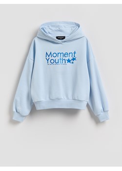 Reserved - Bluza z metalicznym nadrukiem - jasnoniebieski ze sklepu Reserved w kategorii Bluzy dziewczęce - zdjęcie 188754449