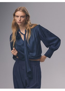 Reserved - Bluzka z ozdobnym wiązaniem - granatowy ze sklepu Reserved w kategorii Bluzki damskie - zdjęcie 188759416