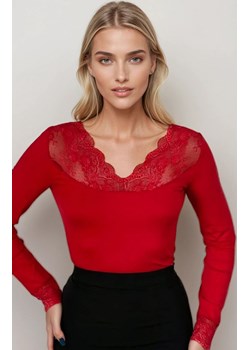 Eldar czerwona bluzka z koronkowym dekoltem Arana, Kolor czerwony, Rozmiar M, Eldar ze sklepu Primodo w kategorii Bluzki damskie - zdjęcie 188766196