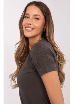 Bawełniany t-shirt damski khaki z haftem RV-TS-A518.55, Kolor khaki, Rozmiar S, Relevance ze sklepu Primodo w kategorii Bluzki damskie - zdjęcie 188768796