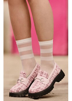 Białe skarpetki z ozdobnym ściągaczem Cari 1199, Kolor biały, Rozmiar uniwersalny, Gabriella ze sklepu Primodo w kategorii Skarpetki damskie - zdjęcie 188769138