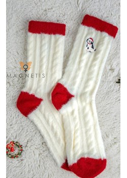 Ciepłe skarpety damskie w świąteczny wzór YN5034 Pies, Kolor ecru-czerwony, Rozmiar uniwersalny, Magnetis ze sklepu Primodo w kategorii Skarpetki damskie - zdjęcie 188774749