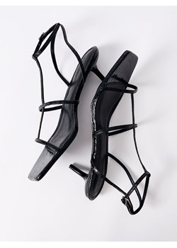 Mohito - Sandały na szpilce - czarny ze sklepu Mohito w kategorii Sandały damskie - zdjęcie 188786485
