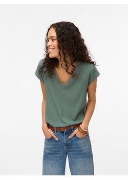 Vero Moda Koszulka w kolorze zielonym ze sklepu Limango Polska w kategorii Bluzki damskie - zdjęcie 188788619