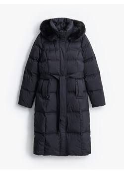 Mohito - Pikowany czarny płaszcz z naturalnym puchem - czarny ze sklepu Mohito w kategorii Płaszcze damskie - zdjęcie 188806295