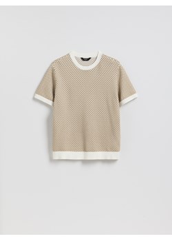 Reserved - Strukturalny sweter z krótkim rękawem - beżowy ze sklepu Reserved w kategorii Swetry męskie - zdjęcie 188807336