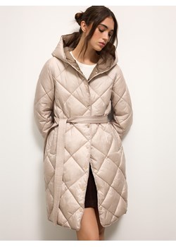 Mohito - Pikowany beżowy płaszcz - beżowy ze sklepu Mohito w kategorii Płaszcze damskie - zdjęcie 188807479