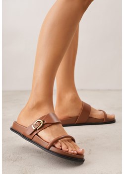 Brązowe Klapki Ozdobione Paskami i Metaliczną Klamrą Ophiusi ze sklepu renee.pl w kategorii Klapki damskie - zdjęcie 188810817