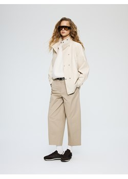 Reserved - Spodnie barrel leg z paskiem - beżowy ze sklepu Reserved w kategorii Spodnie damskie - zdjęcie 188811817