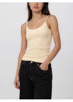 Reserved - Gładki top na ramiączkach - jasnożółty ze sklepu Reserved w kategorii Bluzki damskie - zdjęcie 188821288