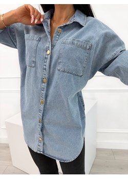 Błękitna Jeansowa Koszula o Luźnym Kroju ze sklepu ModnaKiecka.pl w kategorii Koszule damskie - zdjęcie 188821647