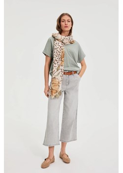 Wzorzysty szal beżowy ze sklepu Moodo.pl w kategorii Szaliki i chusty damskie - zdjęcie 188822436