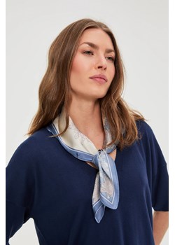 Apaszka błękitna ze sklepu Moodo.pl w kategorii Szaliki i chusty damskie - zdjęcie 188822445