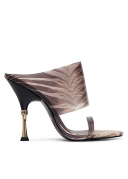 Just Cavalli Klapki 80RA3S48 ZSE42 Beżowy ze sklepu MODIVO w kategorii Klapki damskie - zdjęcie 188825905