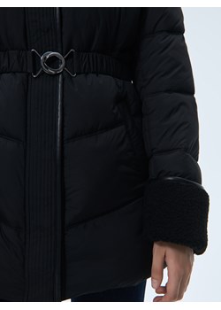 Mohito - Pikowana kurtka z paskiem - czarny ze sklepu Mohito w kategorii Kurtki damskie - zdjęcie 188826656