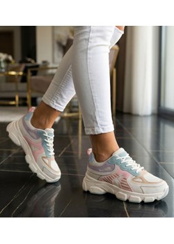 Sznurowane buty sportowe z pastelowymi dodatkami /A4-1 8767 W235 ze sklepu Pantofelek24.pl w kategorii Buty sportowe damskie - zdjęcie 188831005