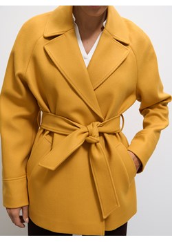 Mohito - Krótki płaszcz - musztardowy ze sklepu Mohito w kategorii Płaszcze damskie - zdjęcie 188831448