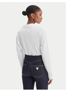 Guess Body W6RH61 WJ782 Biały Regular Fit ze sklepu MODIVO w kategorii Bluzki damskie - zdjęcie 188833069