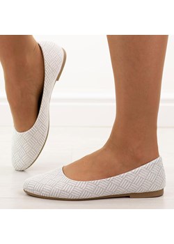 Białe baleriny damskie Evento 9047 ze sklepu suzana.pl w kategorii Balerinki - zdjęcie 188836989
