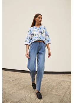 Jeansy z paskiem niebieskie ze sklepu Moodo.pl w kategorii Jeansy damskie - zdjęcie 188853145