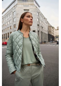 Krótka pikowana kurtka oliwkowa ze sklepu Moodo.pl w kategorii Kurtki damskie - zdjęcie 188853158