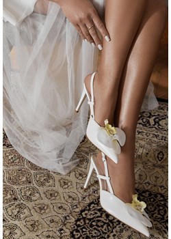 Białe Sandały na Szpilce Vices Slingback z Kwiatem 3D Koviano ze sklepu renee.pl w kategorii Czółenka - zdjęcie 188856707