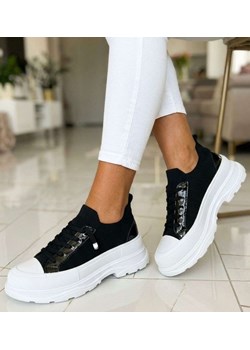 Czarne trampki na platformie wsuwane /D8-3 18721 T7/ ze sklepu Pantofelek24.pl w kategorii Trampki damskie - zdjęcie 188861846