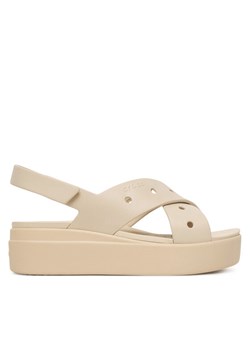 Crocs Sandały Brooklyn 4U Cross Strap Sandal 212254 Beżowy ze sklepu MODIVO w kategorii Sandały damskie - zdjęcie 188865078