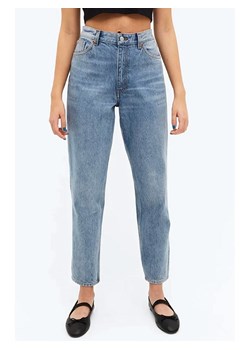 Monki Dżinsy - Tapered fit - w kolorze błękitnym ze sklepu Limango Polska w kategorii Jeansy damskie - zdjęcie 188901238