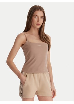 Guess Top V6GP18 K3470 Beżowy Regular Fit ze sklepu MODIVO w kategorii Bluzki damskie - zdjęcie 188903656