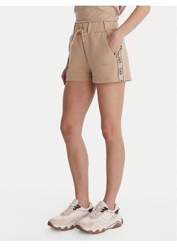 Guess Szorty sportowe V3GD13 KB3P2 Beżowy Regular Fit ze sklepu MODIVO w kategorii Szorty - zdjęcie 188903735