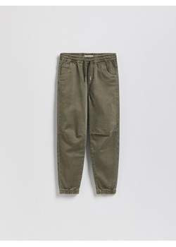 Reserved - Wysokoelastyczne spodnie jogger - jasny zielony ze sklepu Reserved w kategorii Spodnie chłopięce - zdjęcie 188906737
