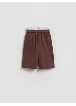 Reserved - Denimowe szorty - brązowy ze sklepu Reserved w kategorii Spodnie chłopięce - zdjęcie 188907286