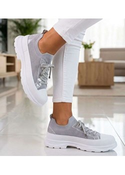 Szare trampki na platformie wsuwane /D9-3 18723 T7/ ze sklepu Pantofelek24.pl w kategorii Trampki damskie - zdjęcie 188917918