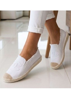 Białe espadryle z szarpaniami /F7-2 18728 T285/ ze sklepu Pantofelek24.pl w kategorii Espadryle damskie - zdjęcie 188917927