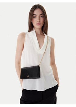 Torebka Calvin Klein Ck Wallet On Chain LV04F3319G Czarny ze sklepu eobuwie.pl w kategorii Kopertówki - zdjęcie 188918017