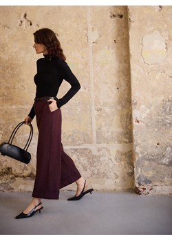 Mohito - Spodnie z paskiem - mahoń ze sklepu Mohito w kategorii Spodnie damskie - zdjęcie 188928726