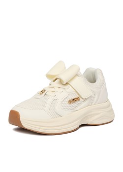 Guess Sneakersy CEO-BIC29275JJKF3GG Écru ze sklepu MODIVO w kategorii Buty sportowe dziecięce - zdjęcie 188935228