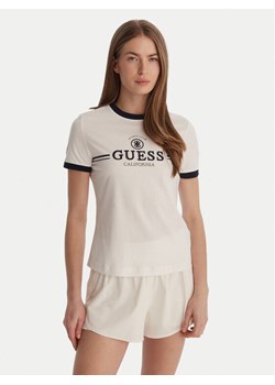 Guess T-Shirt V6GI08 K2975 Biały Regular Fit ze sklepu MODIVO w kategorii Bluzki damskie - zdjęcie 188935245
